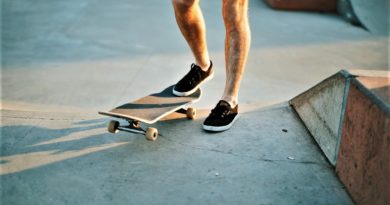 Člověk na skateboardu