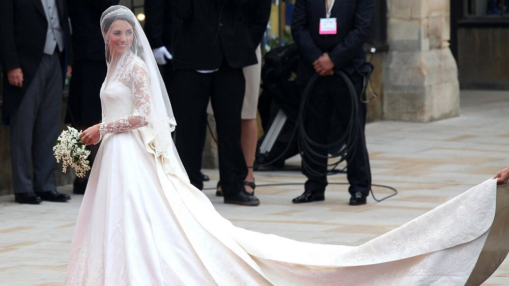 Svatební šaty Kate za čtvrt milionu liber